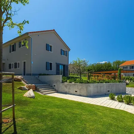 Povetica Holiday home *